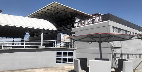 Trasladan a policías de Ecuandureo a penal de Alto Impacto acusados de filtrar información a cárteles