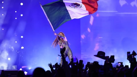 ¡Histórica! Shakira rompe récord con 400 mil fans en el Zócalo