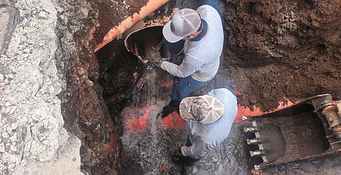 Hasta 3 taponamientos diarios, en drenaje de Morelia por comida, ropa y demás que tira la gente