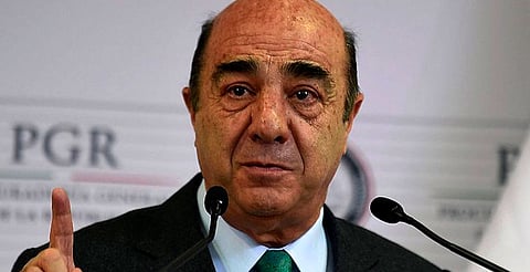 Jesús Murillo Karam está internado en un hospital privado debido a problemas cardíacos y cerebrales