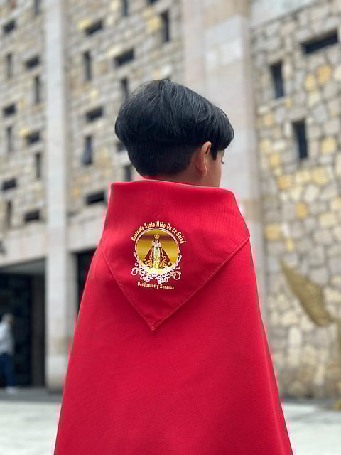 Vive la tradición: adquiere la capa del Santo Niño de la Salud para su festividad en Morelia