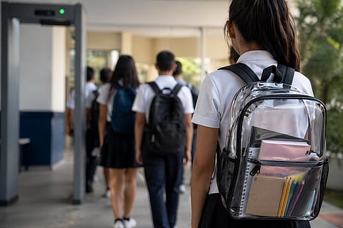 Proponen uso de mochilas transparentes y detectores en escuelas de Lázaro Cárdenas