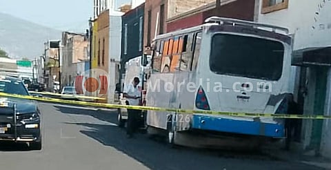 Adulto mayor pierde la vida en pleno trayecto en camión de pasajeros en Morelia