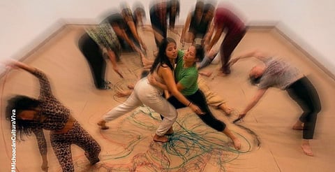Danza y dibujo se fusionan en taller experimental en Morelia 🎨💃
