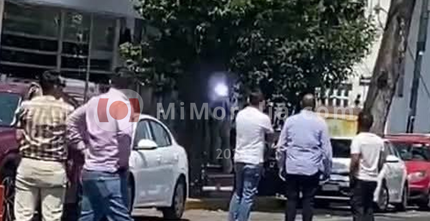 Se revienta cable de CFE y genera cortocircuito en avenida Lázaro Cárdenas de Morelia