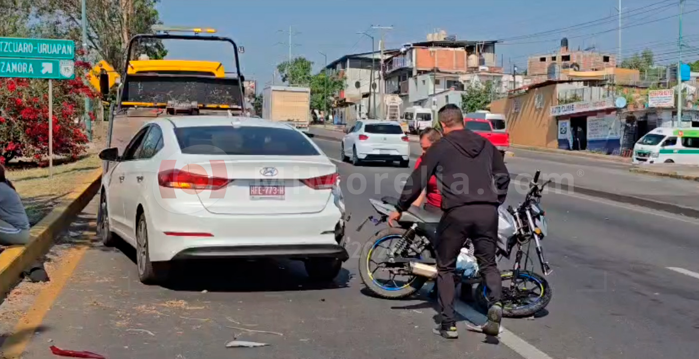 Motociclista resulta lesionado tras choque en el libramiento de Morelia