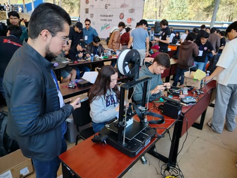Robotistas de la UVAQ destacan en el Sexto RAS LT Tournament de Pátzcuaro