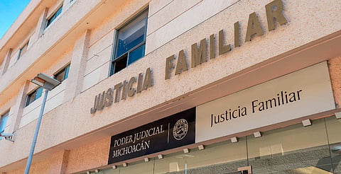 Autorizan cambio de apellido a adolescente en Morelia