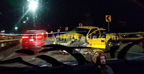 Camioneta se impacta contra puente elevado en Morelia; no hay lesionados