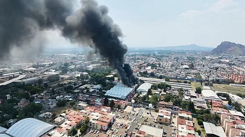 Incendio en zona industrial de CDMX moviliza a emergencias; evacúan a 300