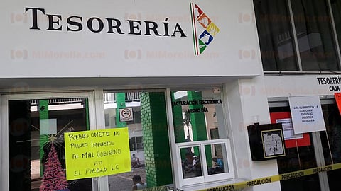 Personas que ya hacían filas no pudieron concluir su trámite