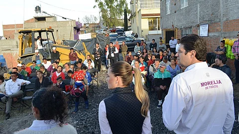 Alfonso Martínez y la diputada, Daniela de los Santos, supervisaron la obra