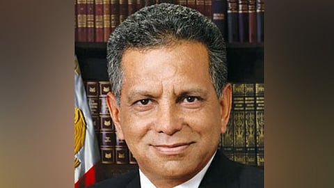 La dimisión del exdiplomático, con carácter de irrevocable, sin precisar las causas