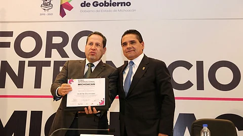 Participan gobernadores de Michoacán y del Estado de México en el Foro de Gobernanza