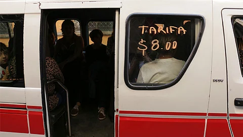 Las combis y microbuses cobran a partir de este domingo 8 pesos por pasaje en la capital michoacana (Foto: ACG)