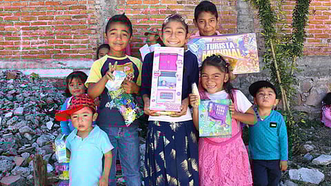 Realizan entrega de juguetes aún en estos días