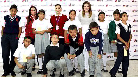 La presidenta honoraria del DIF Morelia, Paola Delgadillo de Martínez, encabezó la primer entrega