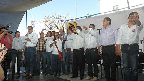 En el acto, el gobernador Silvano Aureoles pidió a quienes promueven otro partido dejen de confundir a la militancia