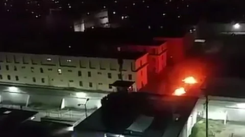 El comisario de la Agencia de Administración Penitenciaria aseguró que los propios internos fueron quienes apagaron el incendio, el cual fue originado por tres o cuatro reclusos