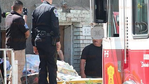 Ya sin signos vitales, fue sacado de su habitación con todo y el colchón donde permanecía acostado