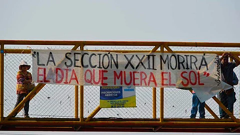 Cerca de tres mil comercios se unieron al paro de 24 horas; la CNTE mantiene bloqueos