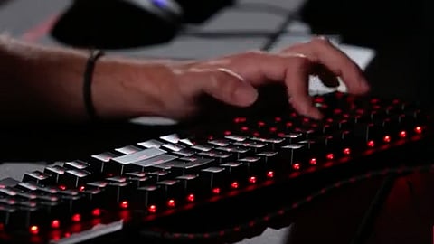 Las teclas WASD están fabricadas en el color rojo con una ligera textura para su fácil ubicación