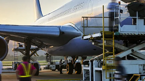 La SCT aclaró que no se permitirá que una aerolínea nacional recoja pasaje o carga en una ciudad del otro país