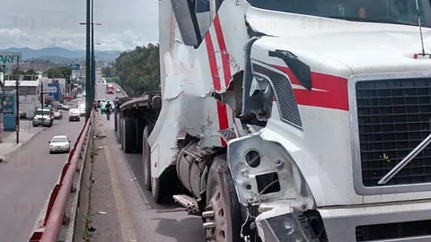 El percance fue la mañana de este martes, en el puente vehicular del Libramiento República, frente al acceso de la colonia Solidaridad