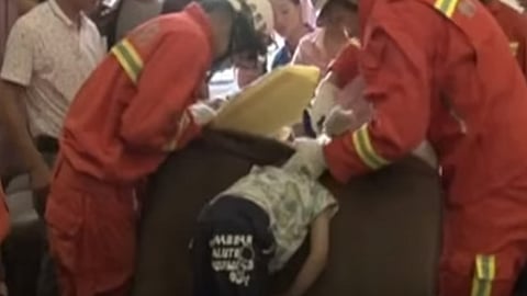 La madre rápidamente habló para pedir ayuda a los Bomberos