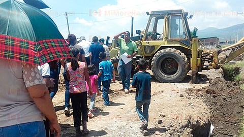 No hay agua "ni pa’ bañarse", asegura una vecina del lugar