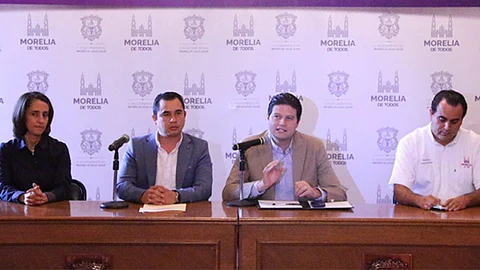 Son mil 600 becas las que se estarán otorgando