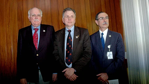 Participó el Premio Nobel de Medicina, Barry Marshall, quien reiteró la importancia de no automedicarse