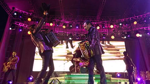 Los “Jefes de Jefes” se presentaron en la ceremonia del Grito de Dolores que organizó la alcaldía de Los Ángeles (Foto: @tigresdelnorte/Ilustrativa)