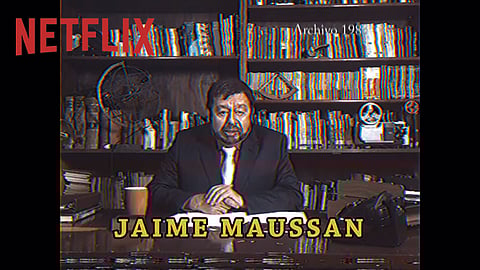 Maussan hace varios guiños a los sucesos extraños de los que son testigos Eleven y compañía a lo largo de la primera temporada en el misterioso pueblo