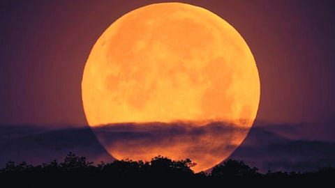 Esta noche se podrá contemplar la Superluna Azul, la más grande de 2023