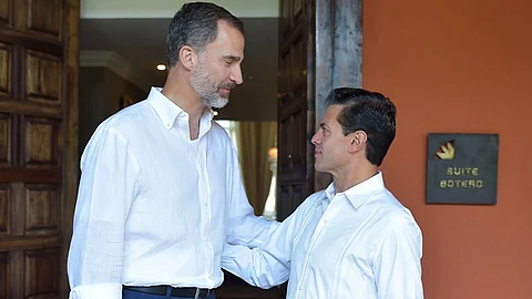 Estuvieron acompañados por funcionarios de ambos gobiernos