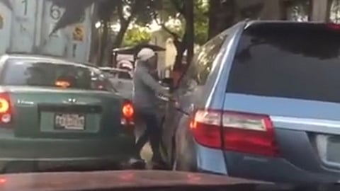 Se busca dar con la identidad y paradero de la agresora