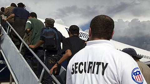 EU presume 2 millones de migrantes expulsados de EE.UU. en 250 días