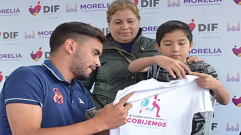 Durante la convivencia los pequeños tuvieron la oportunidad de convivir con los deportistas e inscribirse en la carrera