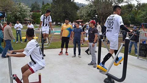 Para disfrute de los michoacanos, gimnasio al aire libre y juegos didácticos de piso