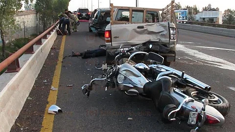 Se vieron involucradas dos camionetas, cuyos tripulantes al parecer huyeron (Foto: RED 113)