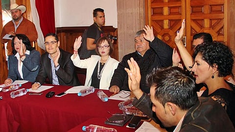 Los parlamentarios en un artículo transitorio del dictamen instruyen al Ejecutivo y ayuntamientos a realizar la armonización correspondiente en sus ordenamientos