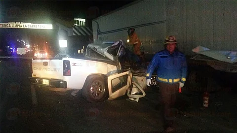 La infortunada quedó atrapada entre los hierros retorcidos del vehículo (Foto: RED 113)