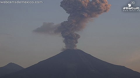 La emanación presentó bajo contenido de ceniza (Foto: webcamsdemexico)