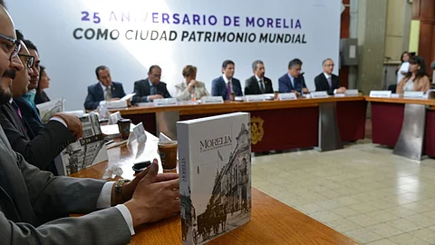 Presentaron el libro de 25 años de aniversario del patrimonio (Foto: ACG)