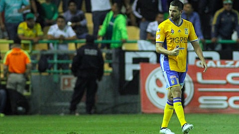 La directiva de Tigres se inconformó por la entrada no sólo al jugador francés, sino contra la de Ismael Sosa (Foto: AGC/Archivo) 