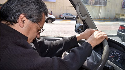 "Si la somnolencia se hace presente al manejar, lo ideal es tomar una siesta y/o realizar activación física", recomiendan