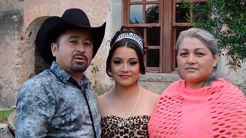Hace invitación a los XV años de su hija con un video y se sale de control
