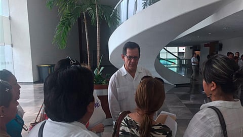 El funcionario se reunió con integrantes del Colectivo Solecito y también con familias de Tierra Blanca