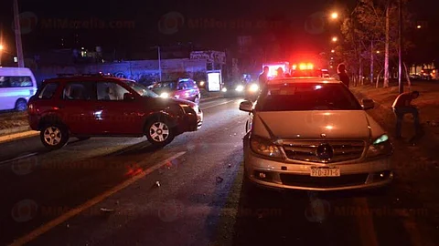 La carambola fue justo enfrente de una sucursal de AutoZone (Foto: RED113)